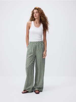 Zdjęcie produktu Reserved - Wzorzyste spodnie - ciemnozielony