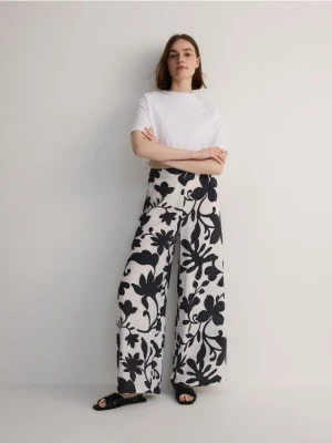 Reserved - Wzorzyste spodnie palazzo - czarny