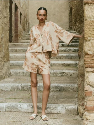 Reserved - Wzorzyste szorty z dodatkiem lnu - wielobarwny