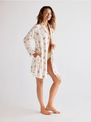 Reserved - Wzorzysty szlafrok z paskiem - złamana biel