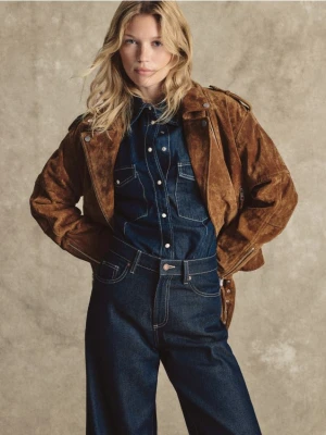 Reserved - Zamszowa ramoneska oversize z paskiem - brązowy