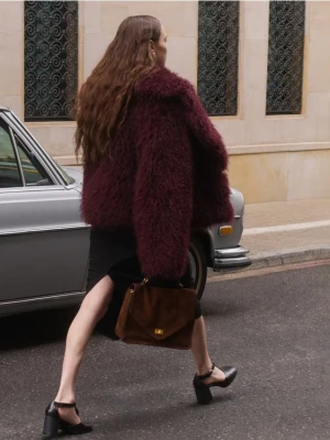 Reserved - Zamszowa torebka z paskiem - brązowy