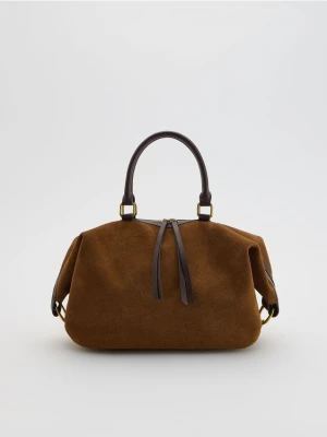 Reserved - Zamszowa torebka z paskiem - brązowy