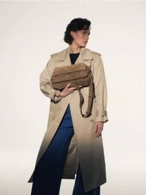 Reserved - Zamszowa torebka z paskiem - brązowy