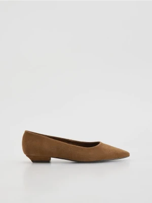 Reserved - Zamszowe baleriny na obcasie - ciemnobrązowy
