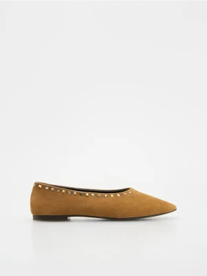 Reserved - Zamszowe baleriny z ćwiekami - pomarańczowy