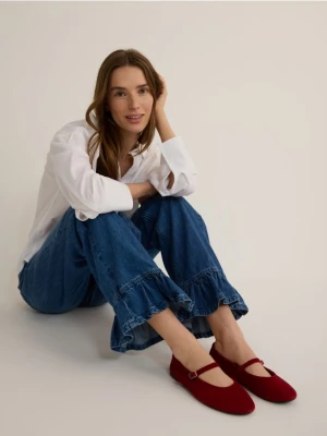 Reserved - Zamszowe baleriny z paskiem - czerwony