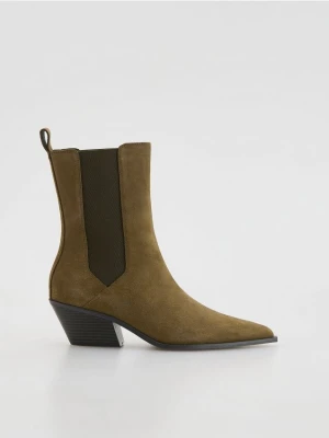Reserved - Zamszowe botki na obcasie - zielony