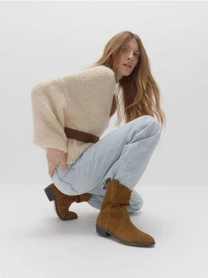 Zdjęcie produktu Reserved - Zamszowe botki z przeszyciami - brązowy