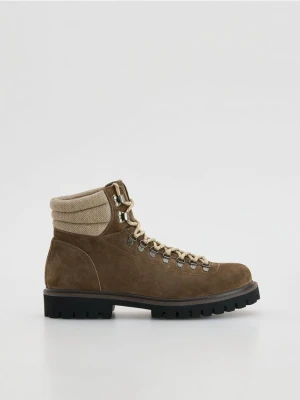 Reserved - Zamszowe botki za kostkę - brązowy