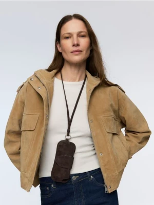 Reserved - Zamszowe etui na okulary - ciemnobrązowy