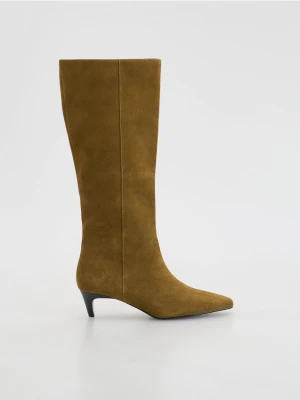 Reserved - Zamszowe kozaki na obcasie - warm olive