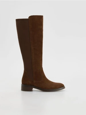 Zdjęcie produktu Reserved - Zamszowe kozaki z elastyczną cholewką - brązowy