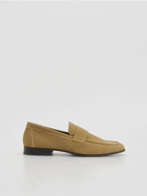 Reserved - Zamszowe loafersy - beżowy