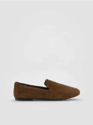 Reserved - Zamszowe loafersy - brązowy