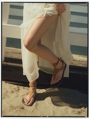 Zdjęcie produktu Reserved - Zamszowe sandały z paskami - ciemnobrązowy