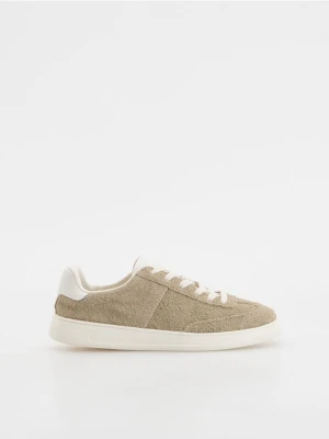 Reserved - Zamszowe sneakersy - beżowy