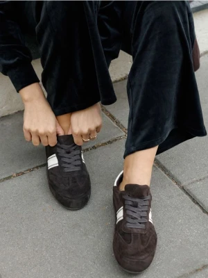 Reserved - Zamszowe sneakersy - ciemnobrązowy