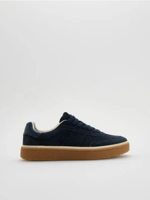 Reserved - Zamszowe sneakersy - granatowy
