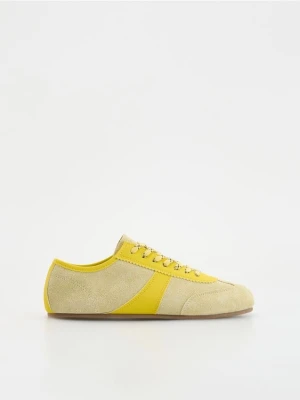 Reserved - Zamszowe sneakersy - jasnożółty