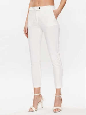 Rinascimento Spodnie materiałowe CFC0113051003 Biały Slim Fit