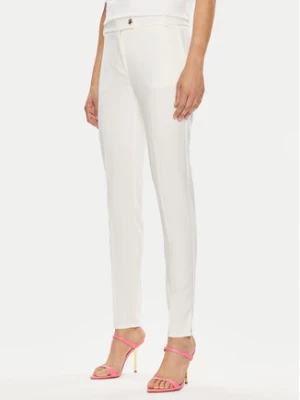 Rinascimento Spodnie materiałowe CFC0118281003 Biały Regular Fit