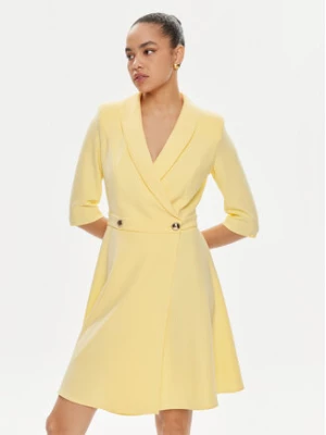 Rinascimento Sukienka koktajlowa CFC0118280003 Żółty Regular Fit