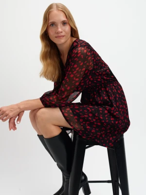 Romantyczna sukienka w czerwone kwiaty Top Secret