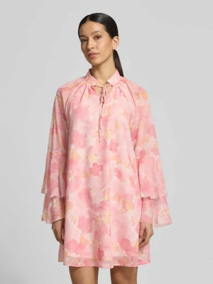 Rozkloszowana sukienka koktajlowa z wzorem na całej powierzchni Vero Moda