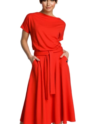 Rozkloszowana sukienka midi z paskiem w talii zbluzowana góra czerwona Be Active