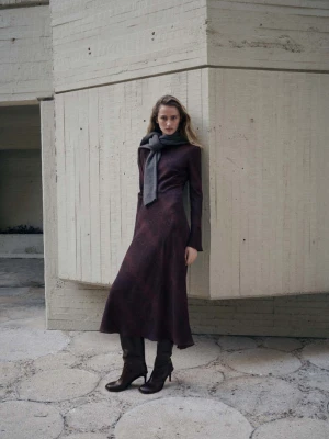 Rozkloszowana sukienka ze zwierzęcym wzorem burgund - Kobieta - - MANGO