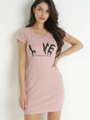Różowa Bawełniana Sukienka T-shirtowa z Napisem Avera