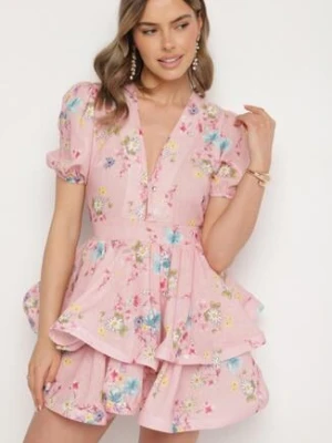 Różowa Bawełniana Sukienka w Kwiaty o Rozkloszowanym Kroju z Falbankami Norittia allyson