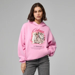 Różowa bluza z kapturem i nadrukiem z kotkami House