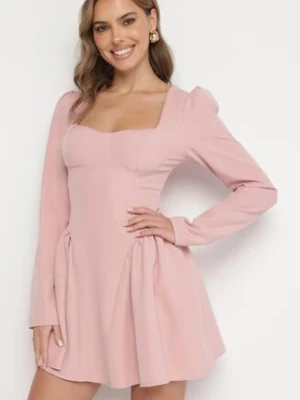 Różowa Koktajlowa Sukienka o Rozkloszowanym Kroju z Falbankami i Gorsetem Farian allyson