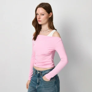 Różowa koszulka z długim rękawem z wszytymi ramiączkami House