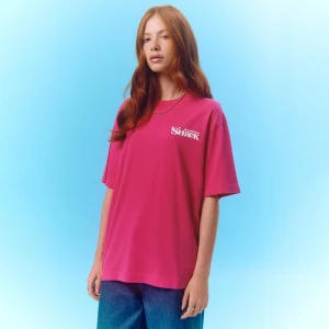 Różowa koszulka z nadrukiem Shrek x Włodi4444. House