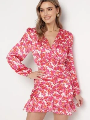 Różowa Mini Sukienka Marszczona o Kopertowym Kroju z Lekką Falbanką Xarsa retro & icone