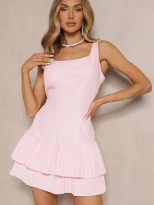Różowa Rozkloszowana Sukienka o Taliowanym Kroju z Plisami Sorviane lovery