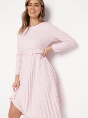 Różowa Sukienka Midi z Plisowaną Spódnicą i Paskiem Ondinetta