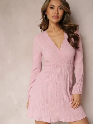Różowa Sukienka Mini z Cienkimi Plisami Gumką w Talii i Kopertowym Dekoltem Lizina lily rose