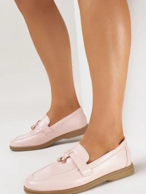 Różowe Eleganckie Mokasyny z Ozdobną Zawieszką Biaga