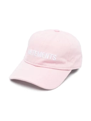 Różowe kapelusze Vetements