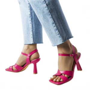 Różowe sandały na szpilce z paskiem Karolina Inna marka