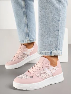 Różowe Sneakersy z Haftem i Zdobieniami z Siateczki Lirivessa