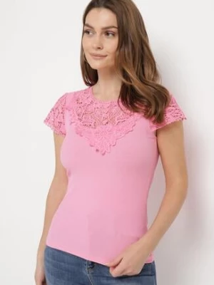 Różowa Bluzka z Krótkim Rękawem i Ażurową Koronką Lalilena