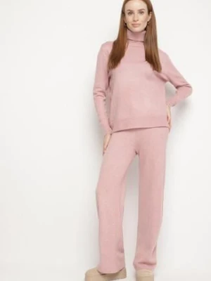 Różowy Dzianinowy Komplet z Wełną i Bawełną Spodnie i Sweter z Golfem Errele