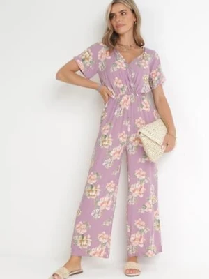 Różowy Kwiecisty Kombinezon z Gumką w Pasie i Kopertowym Dekoltem Coralyna black&fish