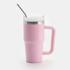 Różowy metalowy kubek ze słomką i uchwytem House