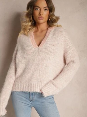 Różowy Sweter z Wełną o Krótkim Kroju z Trójkątnym Dekoltem Savandoria acajo